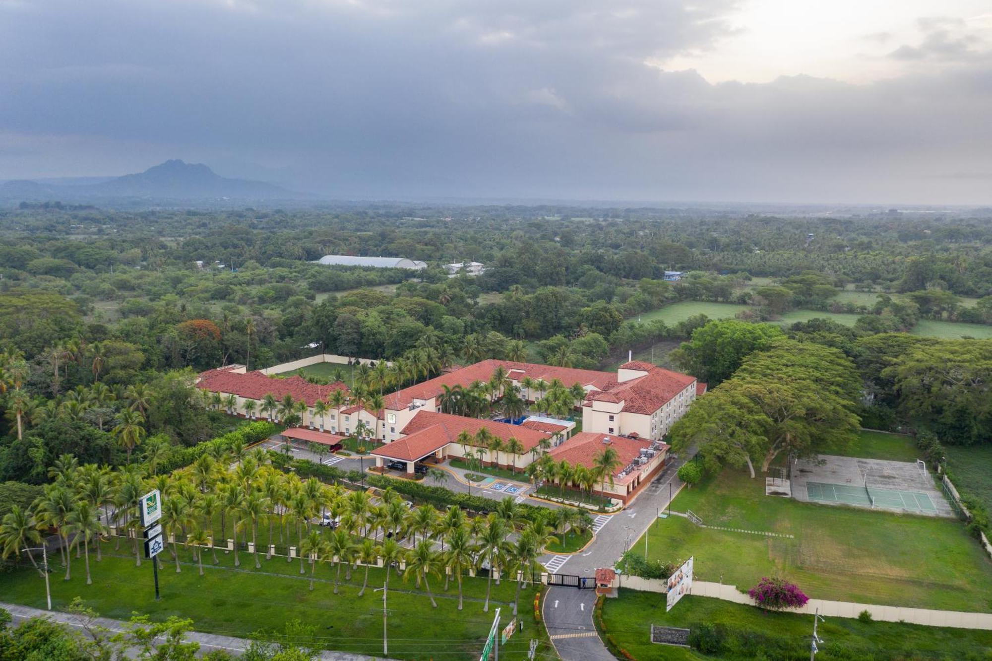 Quality Hotel Real Aeropuerto San Salvador San Luis Eksteriør bilde